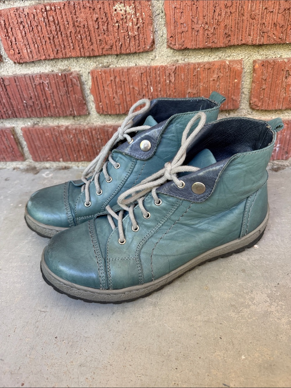 V Italia Kiki Leather Booties